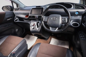 Минивэн Toyota Sienta 2018 года, 1599000 рублей, Новосибирск