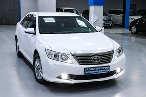 Седан Toyota Camry 2014 года, 1883000 рублей, Солонцы