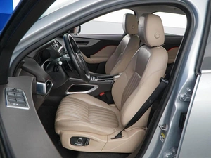 Внедорожник Jaguar F-Pace 2017 года, 3449033 рублей, Москва