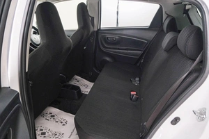 Хетчбэк Toyota Vitz 2017 года, 899000 рублей, Красноярск