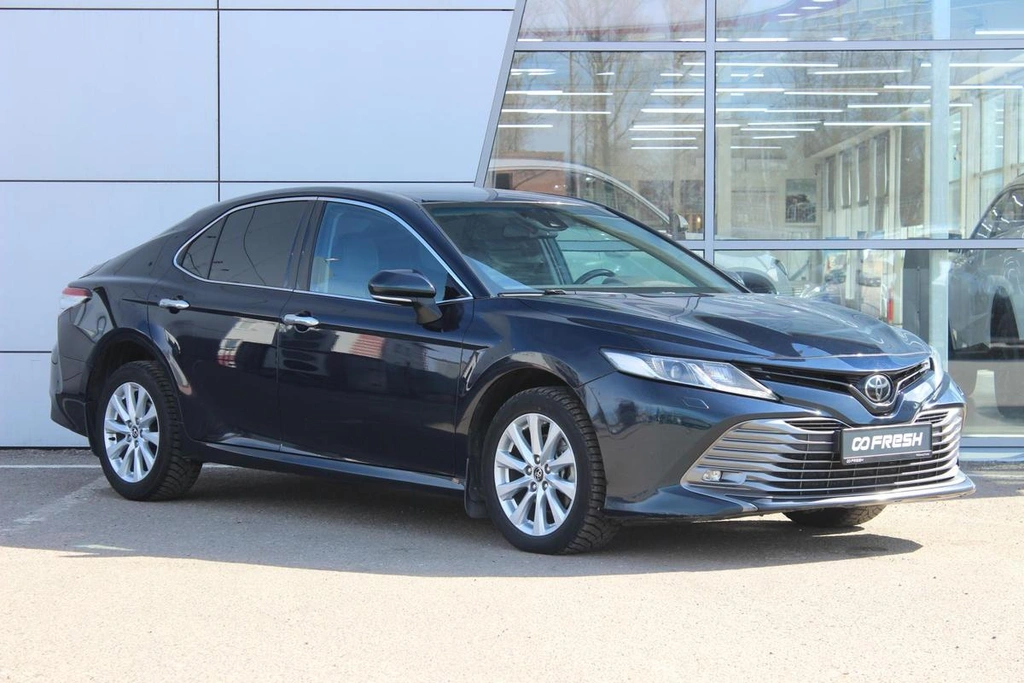 Седан Toyota Camry 2018 года, 2290000 рублей, Ярославль