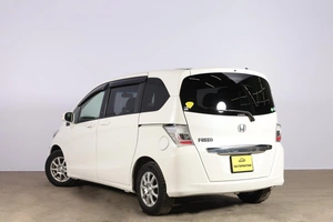 Минивэн Honda Freed 2013 года, 1189000 рублей, Новосибирск