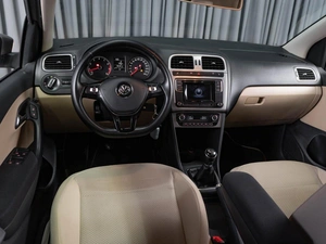 Седан Volkswagen Polo 2016 года, 1199000 рублей, Тюмень