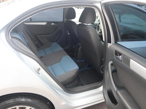 Седан Volkswagen Jetta 2013 года, 1090000 рублей, Железногорск