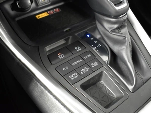 Внедорожник Toyota RAV4 2025 года, 3999000 рублей, Казань