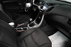 Седан Hyundai Elantra 2014 года, 979000 рублей, Сургут