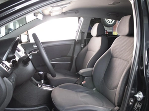 Хетчбэк Hyundai Solaris 2013 года, 980000 рублей, Омск