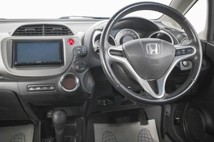 Хетчбэк Honda Fit 2012 года, 1039000 рублей, Кемерово