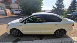 Седан Volkswagen Polo 2018 года, 990000 рублей, Красноярск