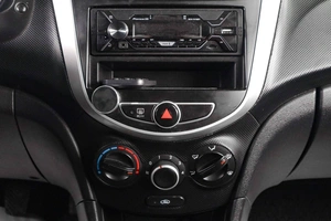 Седан Hyundai Solaris 2012 года, 779000 рублей, Тюмень