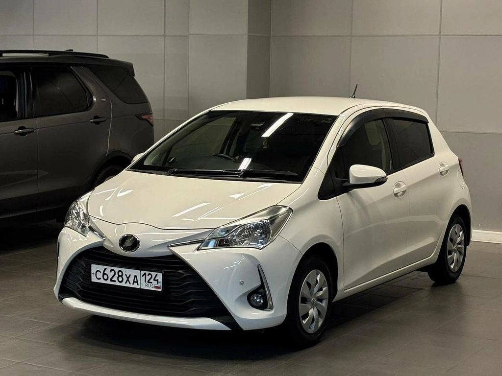 Хетчбэк Toyota Vitz 2019 года, 997000 рублей, Красноярск