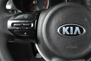 Седан Kia Rio 2017 года, 1099000 рублей, Тюмень