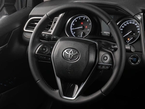 Седан Toyota Camry 2019 года, 2499000 рублей, Тюмень