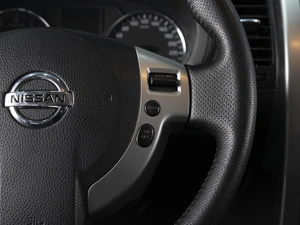 Внедорожник Nissan X-Trail 2014 года, 1360000 рублей, Омск