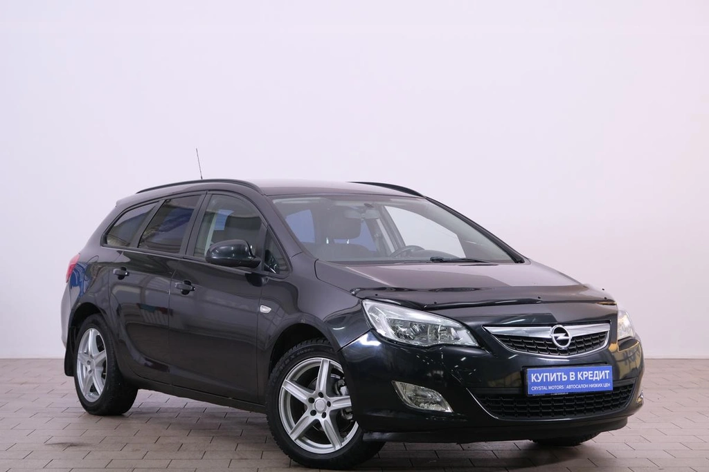 Универсал Opel Astra 2011 года, 769000 рублей, Омск