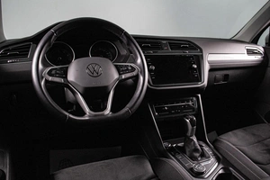 Внедорожник Volkswagen Tiguan 2021 года, 3979000 рублей, Сургут