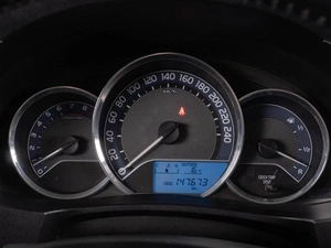 Седан Toyota Corolla 2013 года, 1299000 рублей, Тюмень