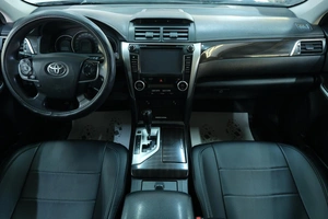 Седан Toyota Camry 2014 года, 1549000 рублей, Омск