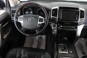 Внедорожник Toyota Land Cruiser 2013 года, 5099000 рублей, Омск