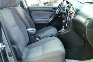 Хетчбэк Toyota Matrix 2005 года, 599000 рублей, Омск