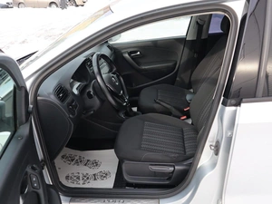 Седан Volkswagen Polo 2015 года, 990000 рублей, Железногорск