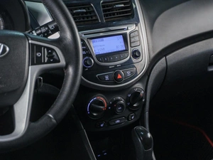 Хетчбэк Hyundai Solaris 2014 года, 799000 рублей, Сургут