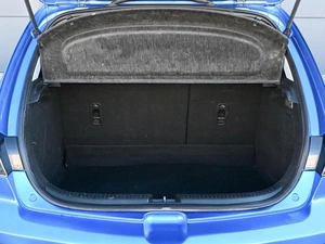 Хетчбэк Mazda 3 2005 года, 629000 рублей, Кирилловка