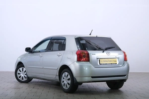 Хетчбэк Toyota Corolla 2006 года, 889000 рублей, Омск