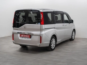 Минивэн Honda Stepwgn 2019 года, 1750000 рублей, Красноярск
