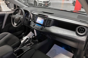 Внедорожник Toyota RAV4 2017 года, 2480000 рублей, Красноярск