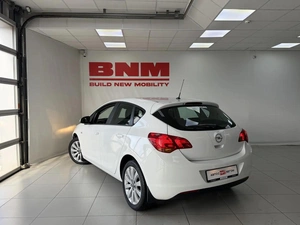 Хэтчбек Opel Astra 2011 года, 690000 рублей, Смоленск