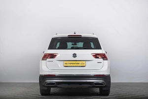 Внедорожник Volkswagen Tiguan 2018 года, 2369000 рублей, Томск