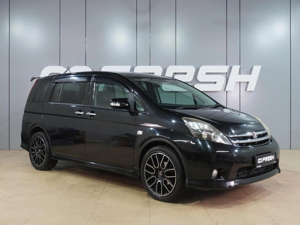 Минивэн Toyota Isis 2009 года, 1484000 рублей, Воронеж