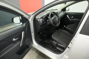 Седан Renault Logan 2017 года, 790000 рублей, Курск