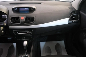 Седан Renault Fluence 2011 года, 749000 рублей, Омск