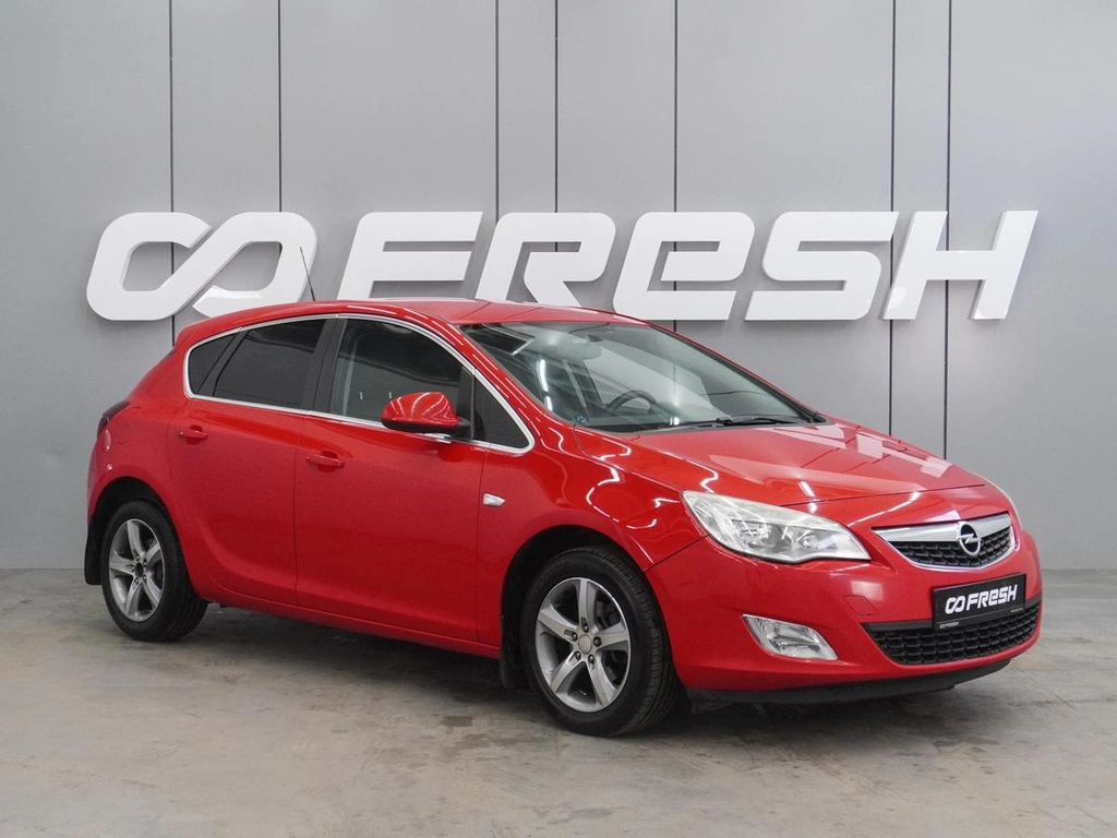 Хетчбэк Opel Astra 2012 года, 749000 рублей, Воронеж