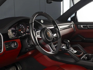 Внедорожник Porsche Cayenne 2019 года, 7799000 рублей, Омск