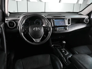 Внедорожник Toyota RAV4 2017 года, 2569000 рублей, Аксай