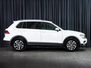 Внедорожник Volkswagen Tiguan 2018 года, 2490000 рублей, Волгоград