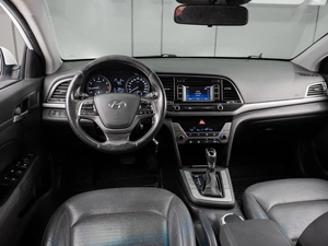 Седан Hyundai Elantra 2017 года, 1514000 рублей, Тюмень