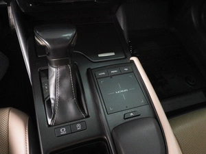 Седан Lexus ES 2019 года, 3398000 рублей, Минеральные Воды