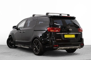 Минивэн Kia Carnival 2018 года, 2699000 рублей, Барнаул
