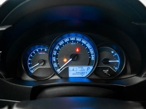 Седан Toyota Corolla 2013 года, 1175000 рублей, Красноярск
