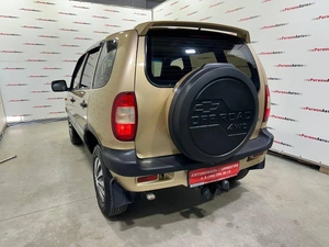 Внедорожник Chevrolet Niva 2004 года, 355000 рублей, Красноярск