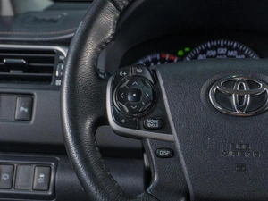 Седан Toyota Camry 2013 года, 1699000 рублей, Сургут