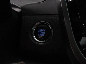 Седан Toyota Camry 2023 года, 3499000 рублей, Красный Пахарь