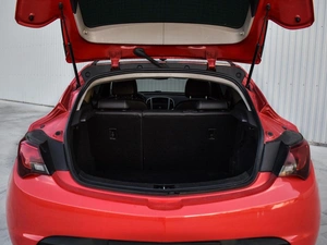 Хетчбэк Opel Astra GTC 2012 года, 848000 рублей, Краснодар