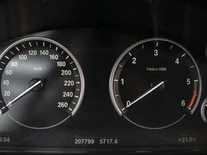Седан BMW 5 серия 2015 года, 1700000 рублей, Омск
