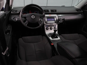 Седан Volkswagen Passat 2006 года, 829000 рублей, Воронеж