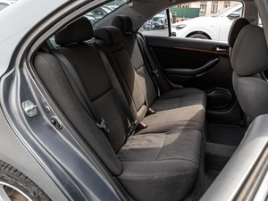 Седан Toyota Avensis 2004 года, 678000 рублей, Краснодар